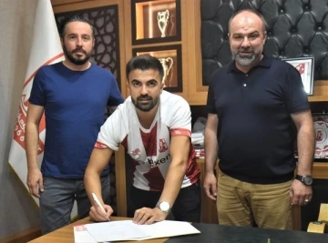 Balıkesirspor, Berat Aydoğdu ile yeniden anlaştı
