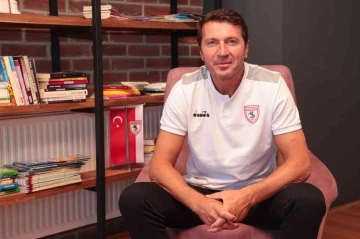 Bayram Bektaş: &quot;Umarım sezon sonunda ipi göğüsleyen takım oluruz&quot;
