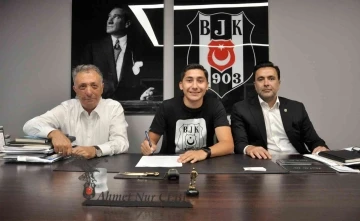Beşiktaş, genç futbolcu Emirhan İlkhan’ın sözleşmesini uzattı
