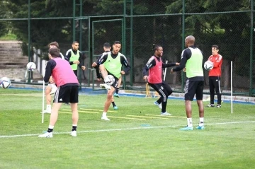 Beşiktaş’ta Fenerbahçe maçı hazırlıkları başladı
