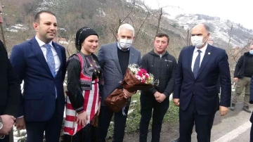 Binali Yıldırım, Kuşköy’de &quot;Kuş dili&quot; ile karşılandı
