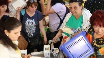 Bulgar turistler Edirne’de alışveriş için sıraya girdi: Bagajlar doldu taştı

