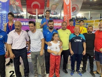 Bursa Büyükşehir Belediyesporlu boksörlerden iki Türkiye şampiyonluğu, bir ikincilik ve bir üçüncülük
