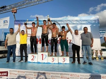 Bursa Büyükşehir Belediyesporlu güreşçilerden 2 organizasyonda 9 madalya
