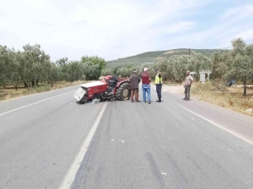 Bursa’da hafriyat kamyonu ile traktör çarpıştı
