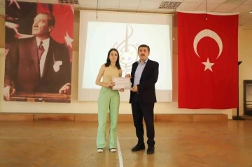 Bursa Zeki Müren Güzel Sanatlar Lisesi, ‘desen’ yarışmasına damga vurdu
