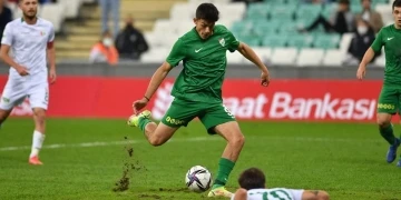 Bursaspor’da Hasan Sabri Karaca en az 6 ay yok!
