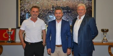 Bursaspor’un yeni teknik adamı Tahsin Tam, Sportif Direktörü İsmail Ertekin oldu
