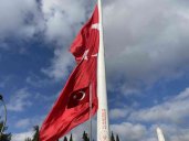 Devasa Türk bayrağı, Türkiye´nin en büyük bayrak direğinde dalgalanıyor
