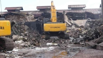 Diyarbakır’daki fabrika yangınının bilançosu ortaya çıktı: 8 bin metrelik alan yandı
