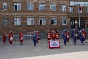 Doğu Anadolu Bölgesi’nin ilk ve tek minik mehteran takımı etkinliklere renk katıyor
