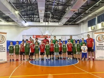 Down Sendromlular Basketbol Milli Takımı Eska Spor ile dostluk maçı yaptı