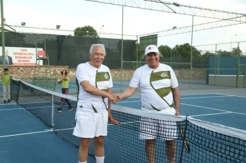 Efeler’de İncir Cup Tenis Turnuvası başladı
