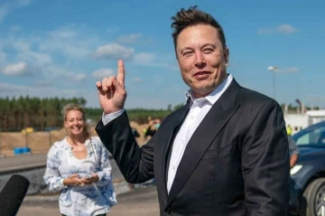 Elon Musk, Twitter’ı 44 milyar dolara satın almak için anlaştı