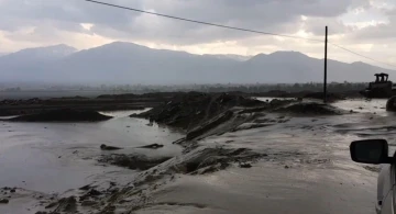 Erzincan’da sel felaketi, kent adeta sular altında kaldı
