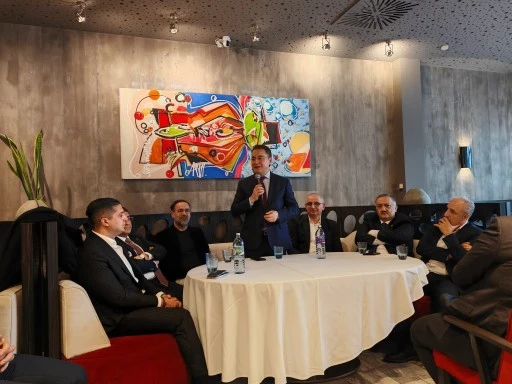 Eski Dışişleri ve Hazine Bakanı Ali Babacan Düsseldorf’ta iş insanları ile kahvaltıda buluştu