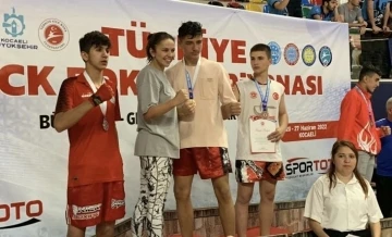 Eskişehirli genç boksör bu kez Türkiye şampiyonluğu yaşadı
