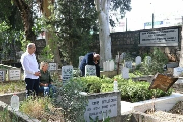 Fatih Terim, babasının mezarını ziyaret etti
