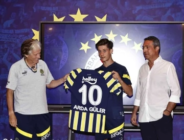 Fenerbahçe’nin yeni 10 numarası Arda Güler
