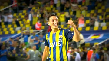 Fenerbahçe Taraftarından ComebackOzil Paylaşımları