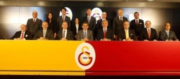 Galatasaray’da Dursun Özbek ve yönetimi mazbatalarını aldı
