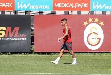 Galatasaray’da Lucas Torreira ile Dries Mertens ilk antrenmanına çıktı
