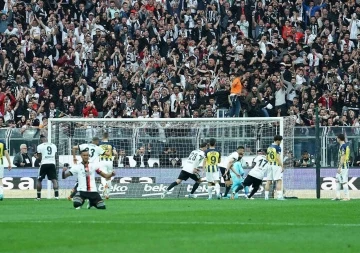 Ghezzal topu kaptı, penaltıyı attı
