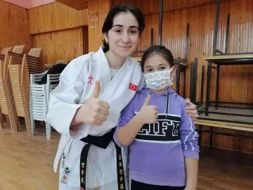 Giresun’un tek kadın karate antrenörü kız çocuklarına karateyi sevdirdi
