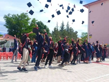 Hisarcık Anadolu Lisesinde yılsonu şöleni ve mezuniyet töreni
