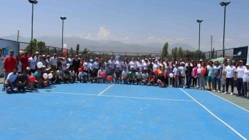 Iğdır’da 2. Kayısı Cup Spor Şenlikleri tenis müsabakaları başladı
