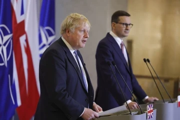 İngiltere Başbakanı Johnson: &quot;İngiltere bölgeye istikrar ve güvenlik getirmek için Polonya ile omuz omuza duracak&quot;
