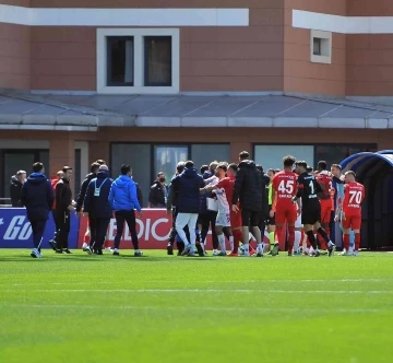 Kasımpaşa-Gaziantep FK maçının devre arasında tartışma çıktı
