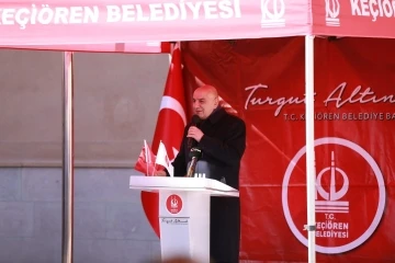 Keçiören Belediye Başkanı Altınok, çocuklarla beraber fidan dikti
