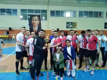 Kırkağaç’ta voleybol turnuvası büyük heyecana sahne oldu
