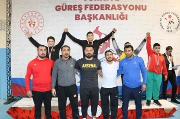 Korkuteli Cengiz Elbeye Güreşçileri Afyondan Madalyalar İle Döndü
