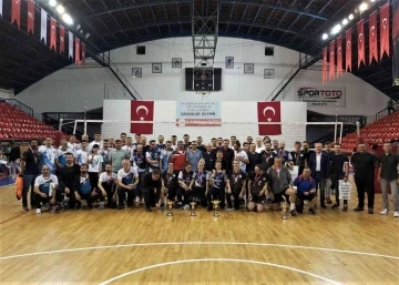 Kütahya’da kurumlar arası voleybol turnuvası sona erdi
