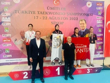 Livanur’dan gümüş madalya
