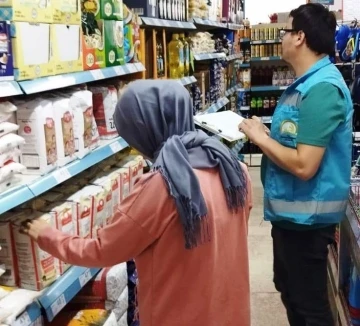 Market ve bakkallarda ürünlerin marka ve fiyat bilgilerinin sisteme giriş çalışmaları
