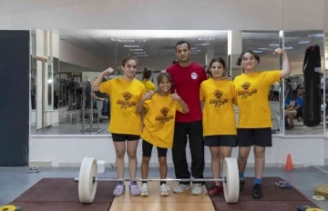 Mersinli halterciler, Konya’daki şampiyonadan madalya ile dönmeyi hedefliyor
