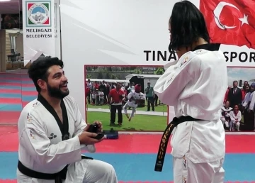 Milli Taekwondocu, antrenmanda evlilik teklifi yaptı
