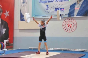 Minikler Türkiye Halter Şampiyonası Akşehir’de başladı
