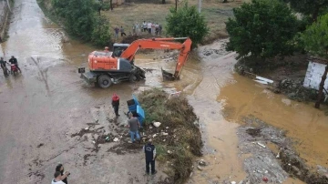 Nazilli Belediyesi sel felaketinin yaşandığı bölgelerde teyakkuza geçti
