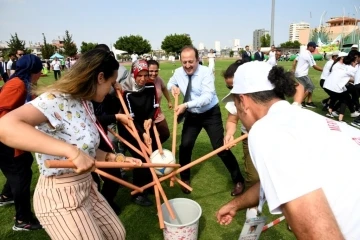 Okul sporlarının şampiyonları, madalyalarını Vali Pehlivan’ın elinden aldı
