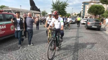 Orman yangınlarına farkındalık oluşturmak için Çanakkale’den İzmir’e pedal çevirecekler
