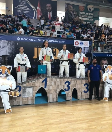 Osmangazili judocu madalya ile döndü
