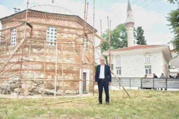 Osmanlı’nın ilk başkenti Yenişehir’de tarihi eserlerin etrafı açılıyor
