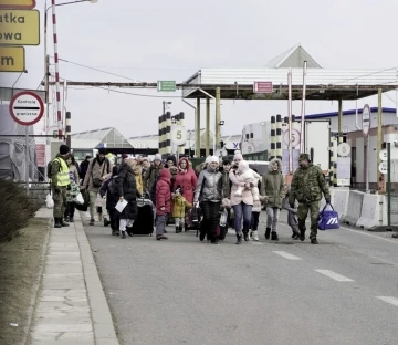 Polonya’da tren istasyonu mülteci merkezine dönüştürüldü
