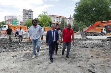 &quot;Cumhuriyet Caddesi’nin trafiğe açılıp açılmaması konusunda kamuoyunun görüşünü alacağız&quot;
