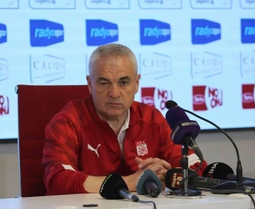 Rıza Çalımbay: “Tek hedefimiz final maçını kazanmak”
