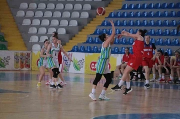 Rize Belediyesi Kadın Basketbol Takımı Play-Off finaline yükseldi
